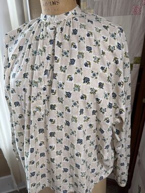 Universal Thread Floral Prairie Blouse Small Cream Blue Cottagecore Top